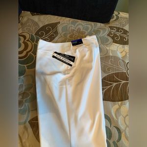 NWT- Investments Park Avenue Fit White Ankle Pants